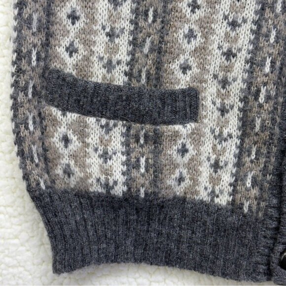 Vaka Icelandic Knit Wool Sweater Vest - Picture 9 of 16